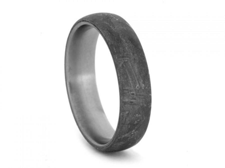 Hochzeit - Gibeon Meteorite Ring With Titanium, Rare Gibeon Meteorite, Masculine Mens Wedding Band With Meteorite Overlay