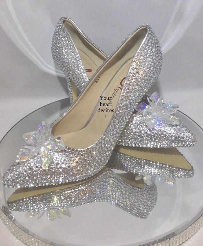 Mariage - Cinderella wedding shoes Swarovski look strass crystals rhinestones shoes bridal wedding shoes with crystal flower jimmy