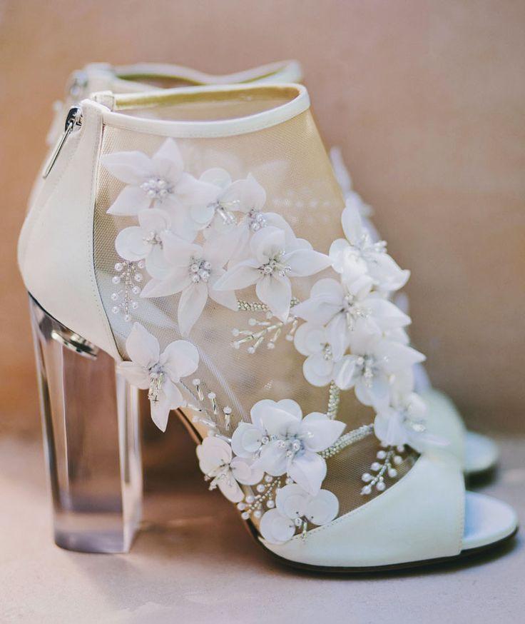 Hochzeit - 15 Magical Wedding Shoes Featuring 3D Embellishments