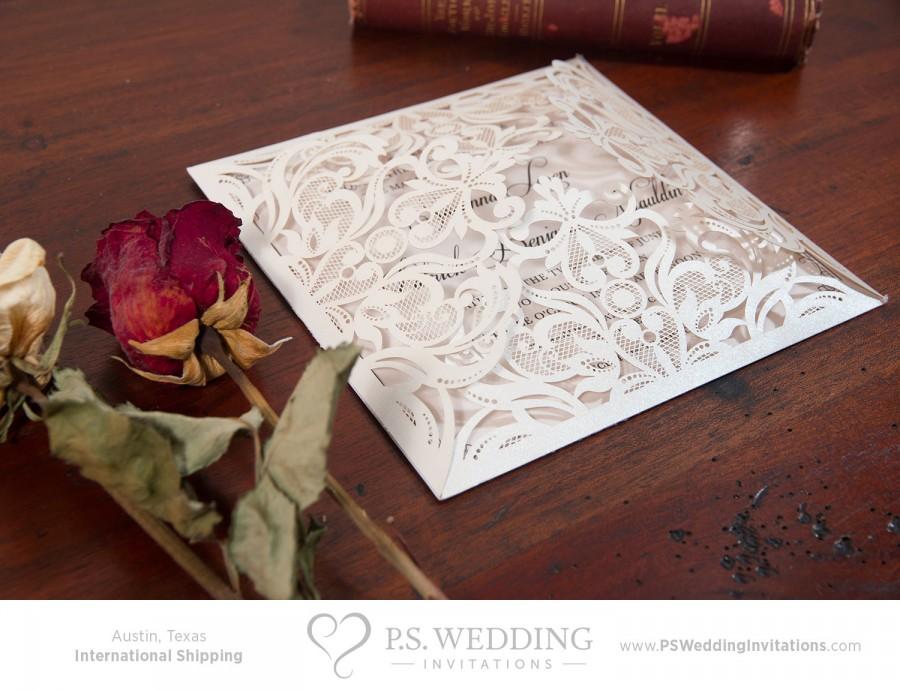 زفاف - 5 PACK – Laser Cut Victorian Lace Wedding Invitation with intricate fold outs – Vintage & Romantic (Shimmery Off White) –– FREE SHIPPING!