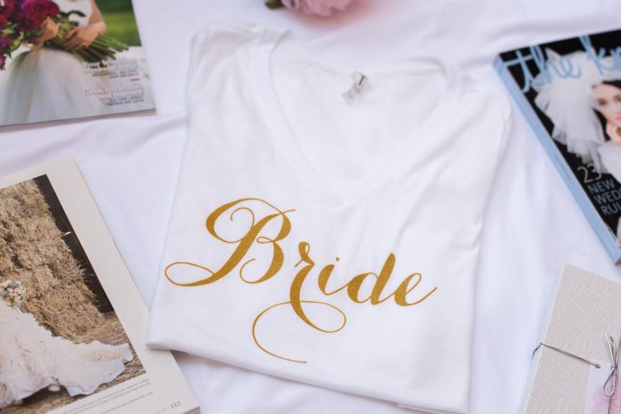 زفاف - SALE 50% OFF - Bride Shirt - White V-neck Shirt