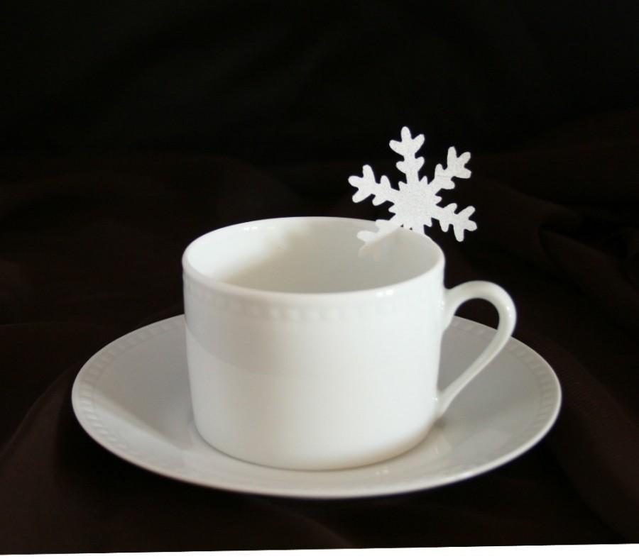 زفاف - 100 Wafer Snowflakes, size Large, WHITE or any of 5 pastel colors