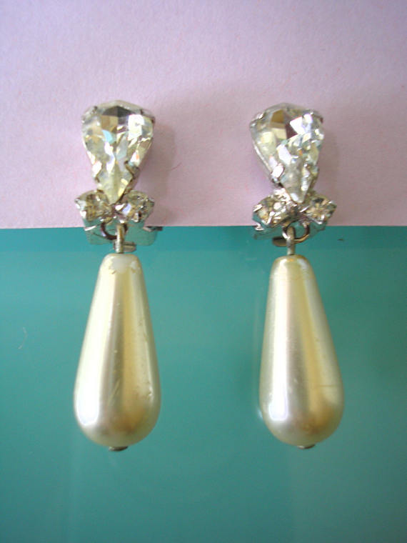 Hochzeit - Pearl Drop Earrings