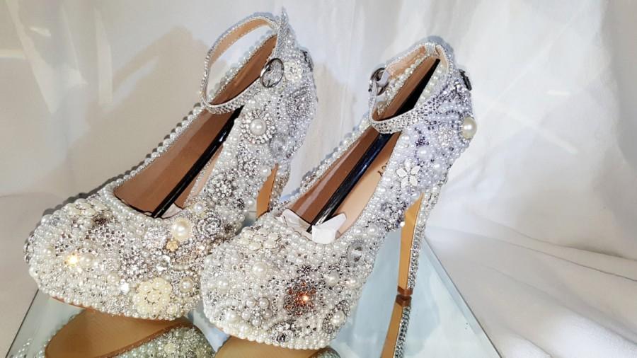 زفاف - Wedding Brooch Shoes, Classic Diamond and Pearl Brooch shoes. Wedding shoes heels Crystals Bling Glamorous high heels