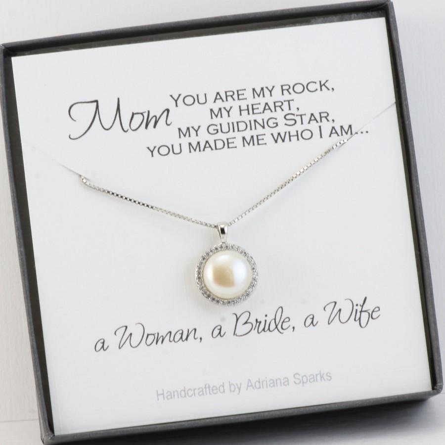 Mariage - Mother of the Bride Necklace, Halo Pearl Necklace, Mother of the Bride gift from Bride, Mother of the Groom Gift, Bridal party Gift