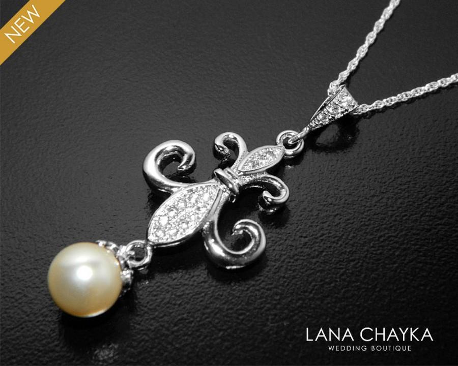 Mariage - Fleur-De-Lis Necklace, Fleur De Lis Pendant with Swarovski Ivory Pearl, Silver Fleur-De-Lis Wedding Necklace, Fleu De Lis Jewelry - $30.50 USD