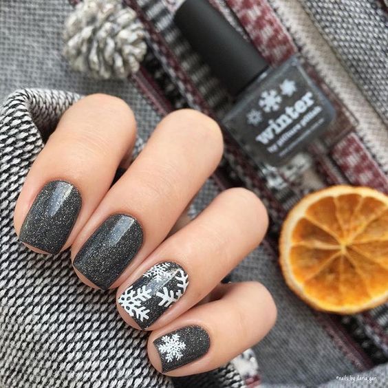 Hochzeit - 15 Beautiful Nail Designs To Try This Winter