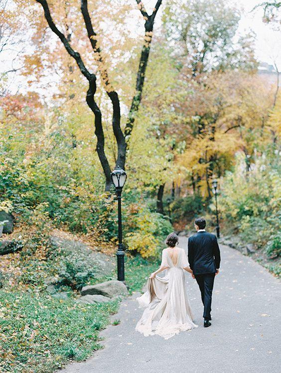 Hochzeit - The Ultimate Guide To Planing A Destination Wedding In Central Park
