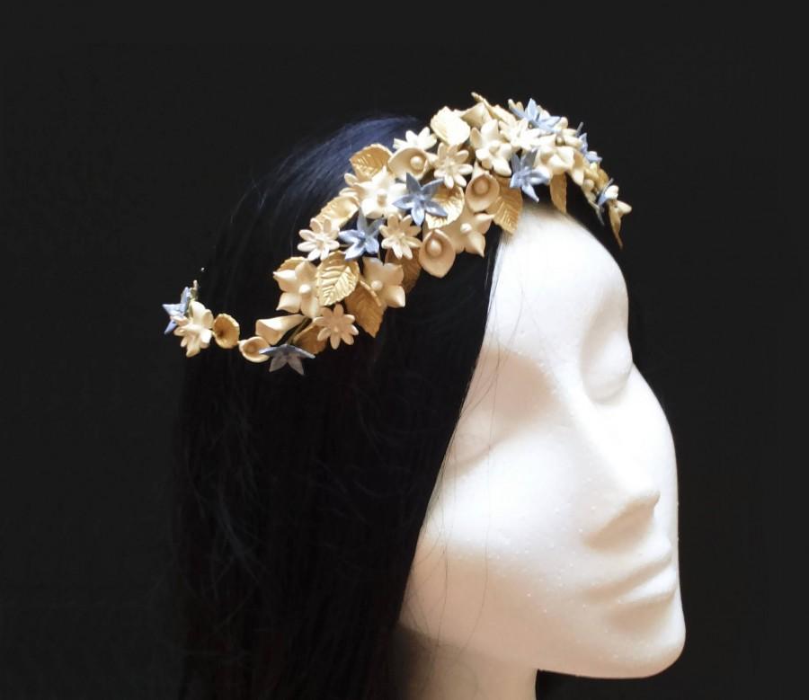 زفاف - Bridal crown. Bridal headpiece. Wedding crown. Bride flower crown. Floral headpiece. Bridal wreath. Porcelain flower crown. Bridesmaid hair - $82.90 EUR