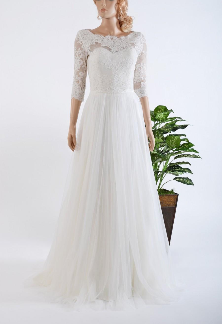 Hochzeit - Ivory lace wedding dress with tulle skirt, 3/4 sleeve lace bolero