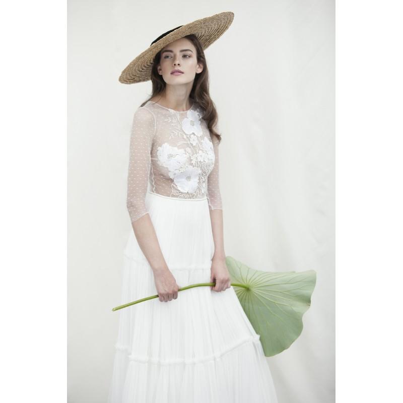 Hochzeit - Divine Atelier 2018 Ambra Illusion Aline Sweet 3/4 Sleeves Sweep Train White Silk Embroidery Dress For Bride - Crazy Sale Bridal Dresses