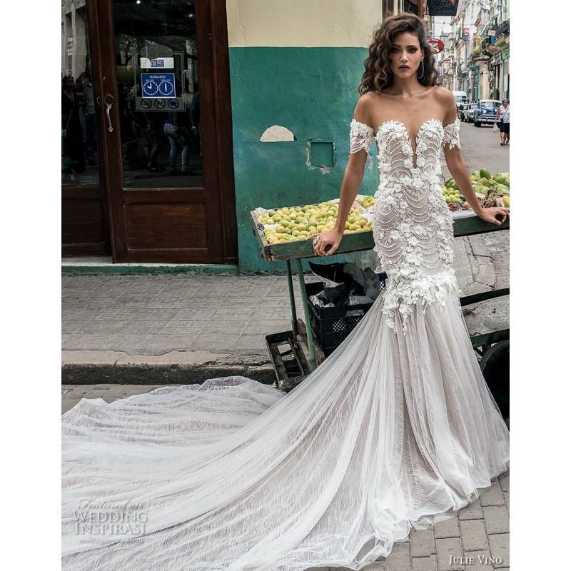 Mariage - Julie Vino Fall/Winter 2018 1507 Lace Open Back Royal Train Nude Mermaid Illusion Short Sleeves Hand-made Flowers Wedding Dress - HyperDress.com