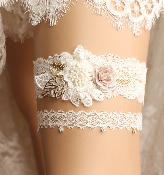 Свадьба - Wedding Garter Set, Bridal Garter Set, Lace Garter Set, Ivory Garter Set, Crystal Garter, Toss Garter, Rhinestone Garter,handmade Garter