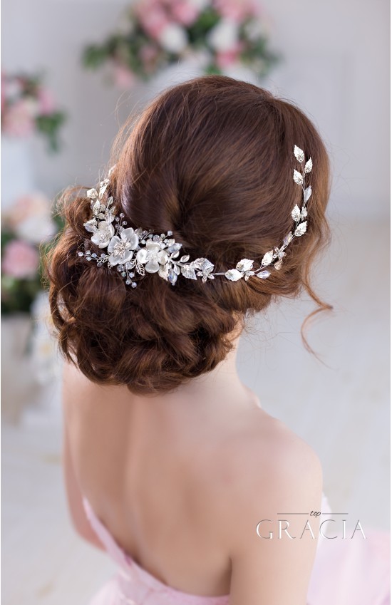 Hochzeit - CHRYSANTHE Pearl Flower Wedding Headband With Crystals by TopGracia