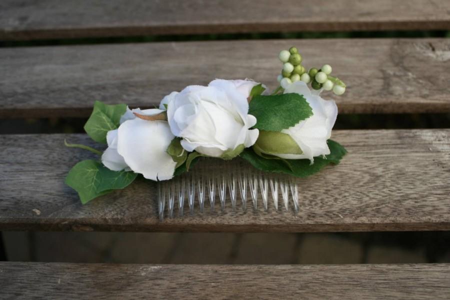 Hochzeit - White rose Bridal Floral hair comb Wedding Silk Flower hair piece Greenery Headpiece Bridal flowers Flowergirl hair comb Nature hair piece - $35.00 USD
