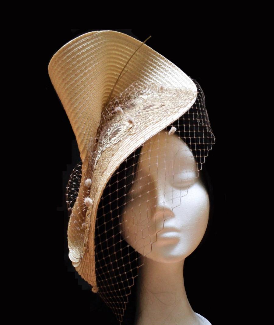 Hochzeit - Bridal headpiece. Wedding headpiece. Kentucky derby hat. Couture hat. Wedding accessories. Birdcage veil hat. Gold and brown headpiece. - $65.00 EUR