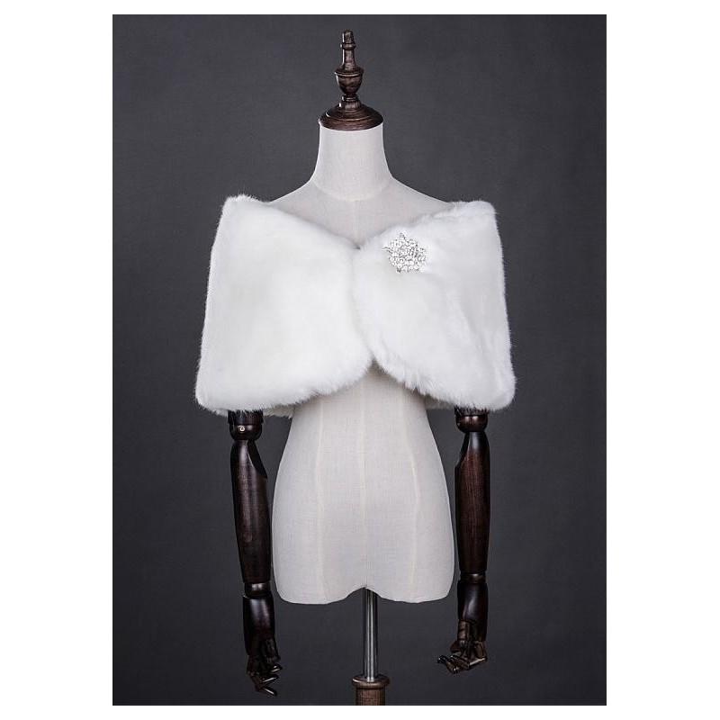 زفاف - In Stock Fabulous Ivory Faux Fur Wedding Shawl With Rhinestones Button - overpinks.com