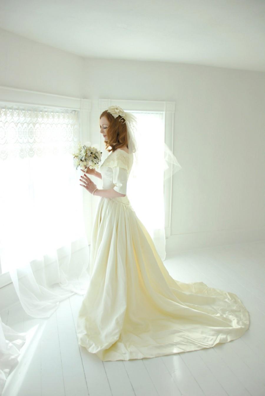 Hochzeit - Vintage wedding dress, 1950s ivory satin gown, lace cape half sleeves, train, S, Cahill