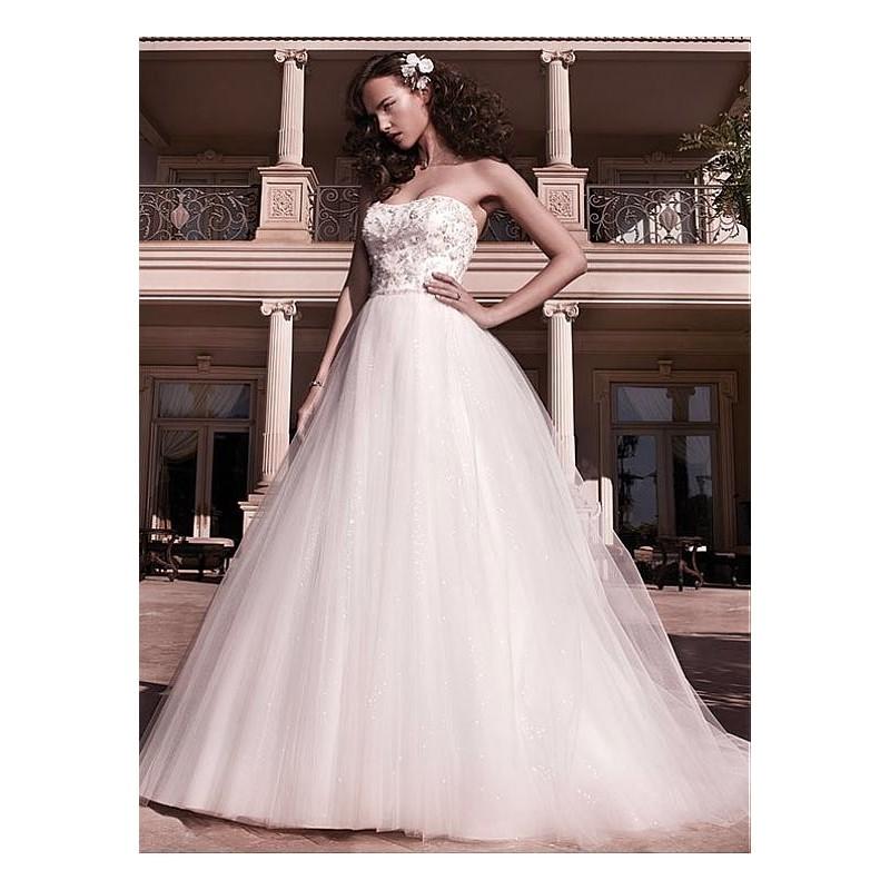 Mariage - Alluring Tulle Ball Gown Strapless Neckline Natural Waistline Wedding Dress - overpinks.com