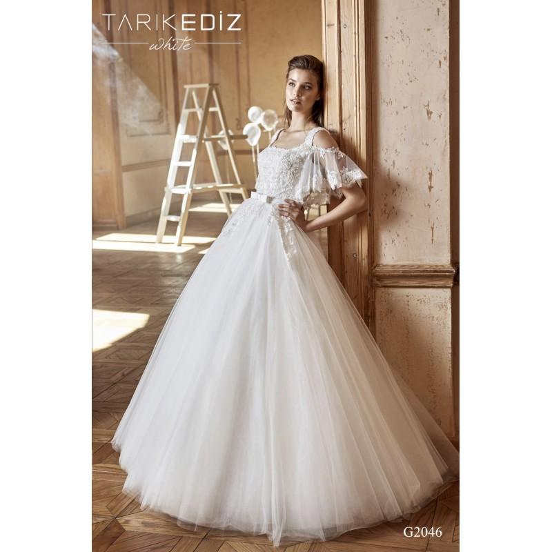 Mariage - Tarik Ediz 2017 G2046 Ivory Chapel Train Sweet Square Butterfly Sleeves Ball Gown Tulle Appliques Bridal Dress - Charming Wedding Party Dresses