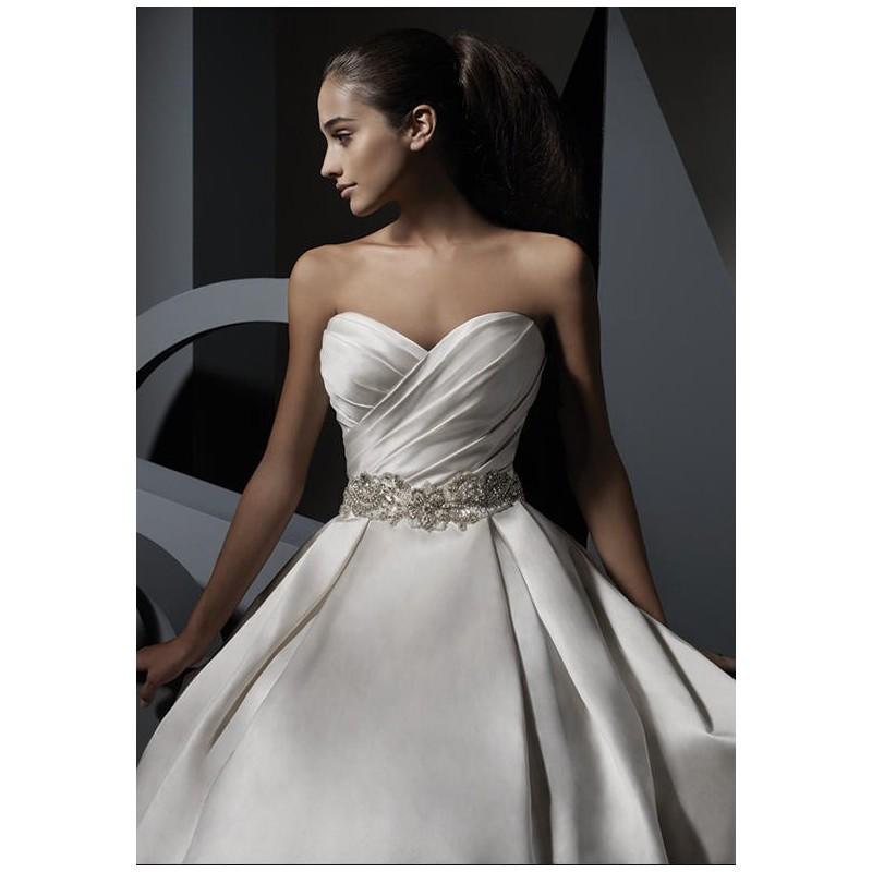 زفاف - The Alfred Angelo Collection 2390 Paulina Wedding Dress - The Knot - Formal Bridesmaid Dresses 2018