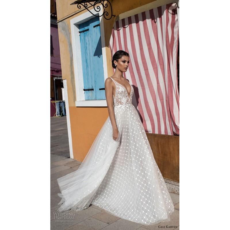 Mariage - Gali Karten 2018 Embroidery Tulle Aline Sweet V-Neck Sleeveless Sweep Train Ivory Wedding Gown - Rich Your Wedding Day