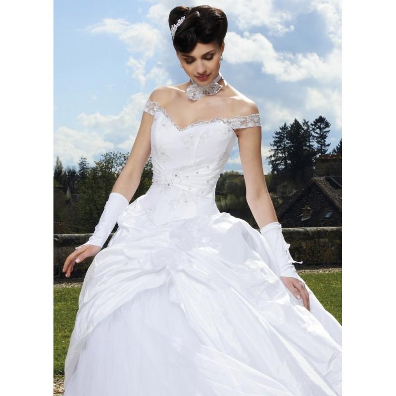 Wedding - Eli Shay, Désir - Superbes robes de mariée pas cher 
