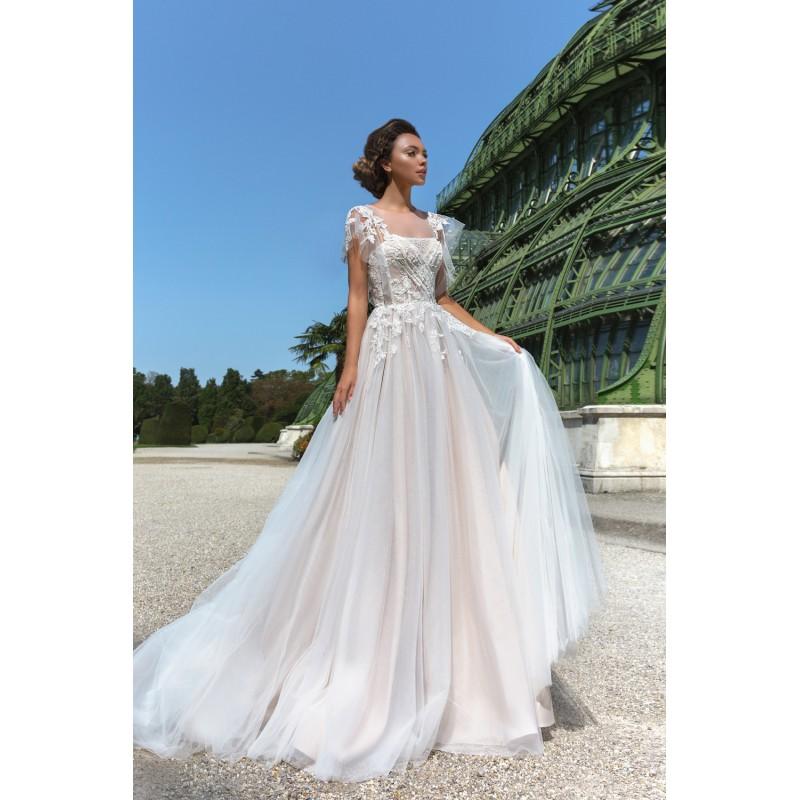 Mariage - Crystal Design 2018 Brea Embroidery Aline Tulle Illusion Butterfly Sleeves Sweet Chapel Train Blush Bridal Dress - Brand Wedding Dresses