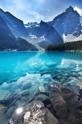 Mariage - Lake Moraine, Banff National Park, Alberta, Canada