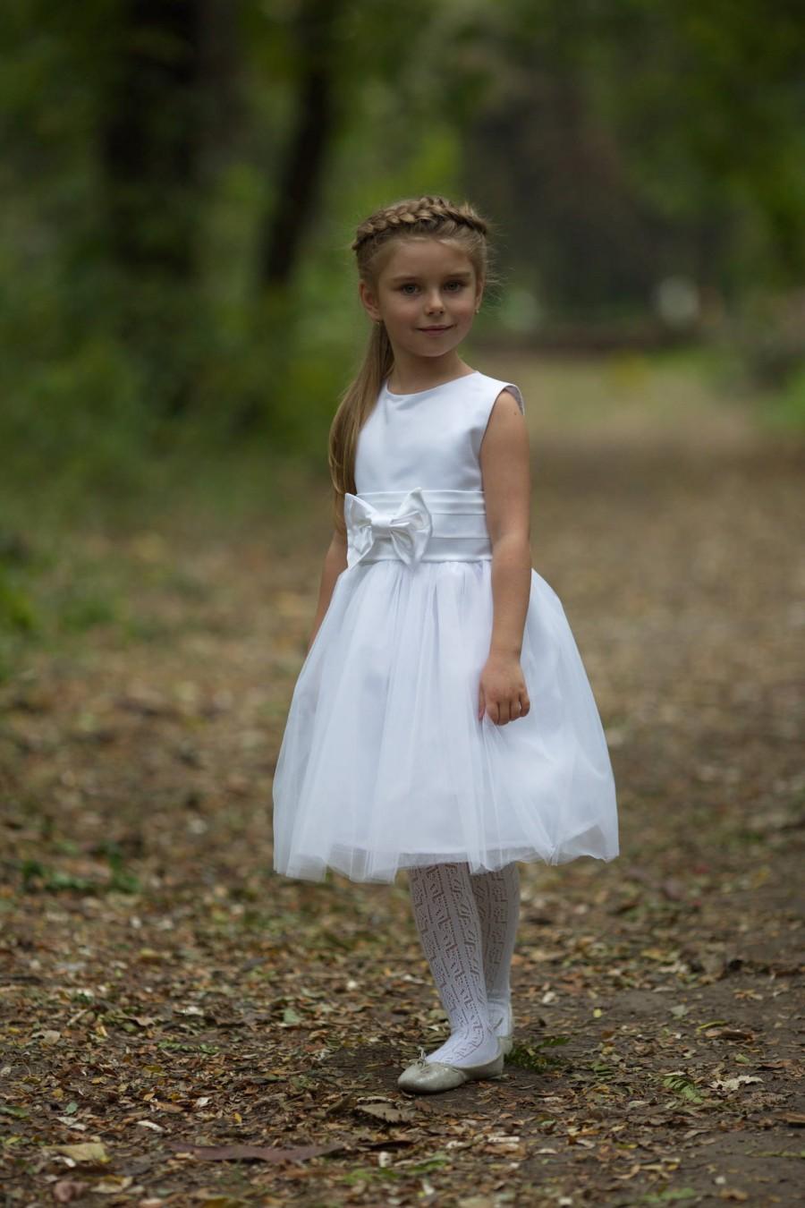 Mariage - Boho flower girl dress, Flower girl dress white, Baptism dress, Girl dress with bow, Country flower girl, Baby dress, Birthday girl dress