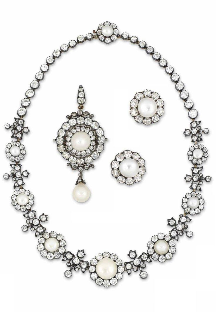 زفاف - Sparkly Diamond Necklaces