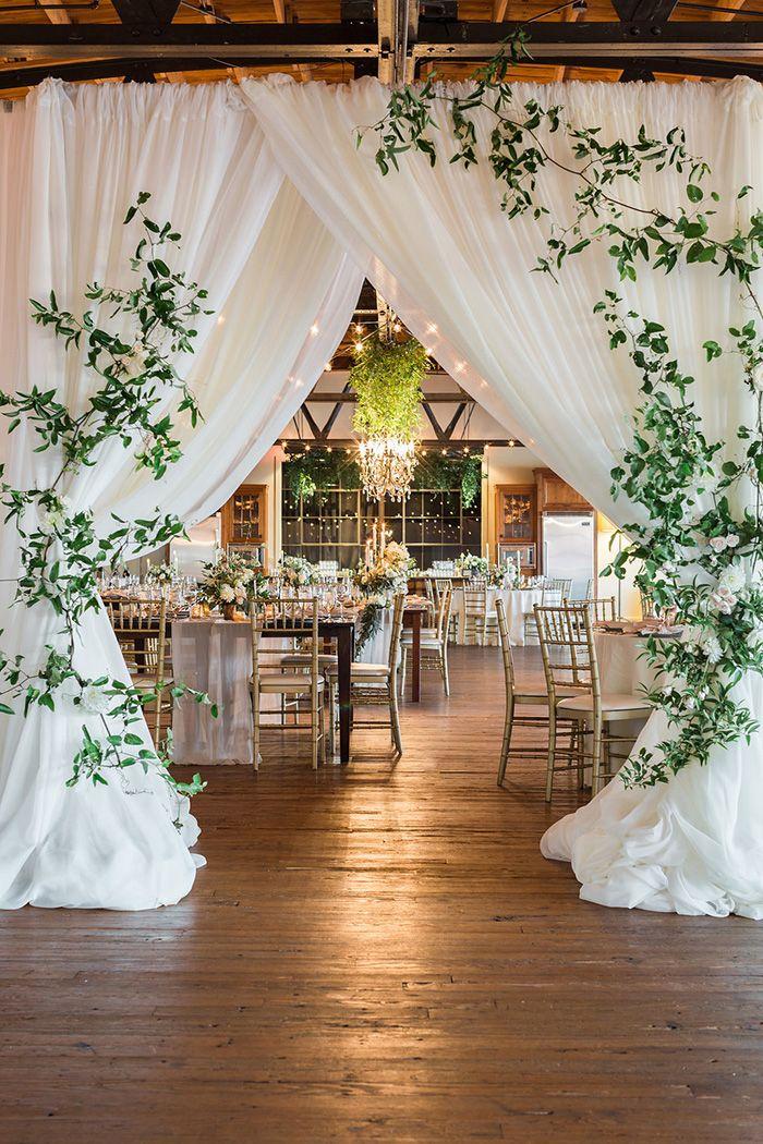 Hochzeit - Earthy And Organic Wedding Style With Modern Greenery