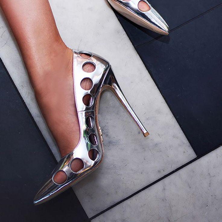 Mariage - On Pointed Toe Hollow Stiletto Heels