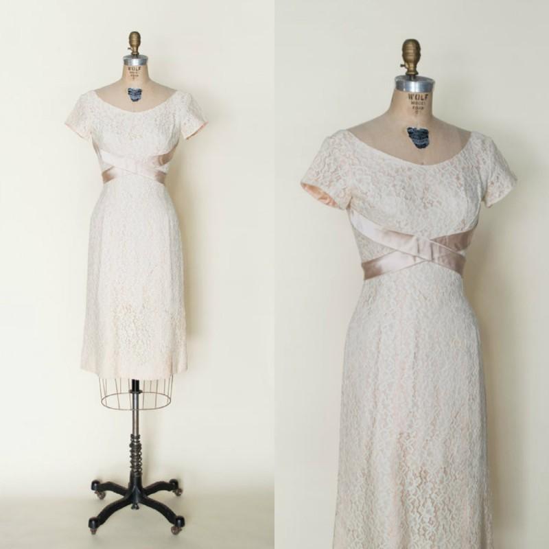 Свадьба - 1960s Lace Dress --- Vintage Wedding Dress - Hand-made Beautiful Dresses