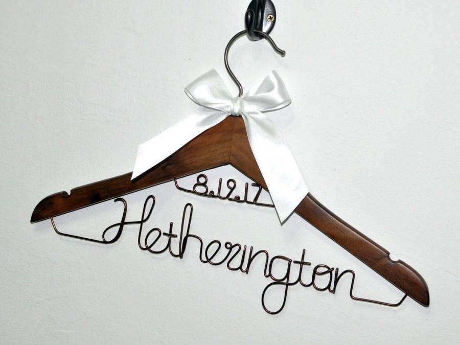 Mariage - Wedding hanger,bride hanger,Mrs hanger, Bridal Shower Gift, Personalized Bride Hanger, Personalized Custom Wedding Hanger, dress hanger,