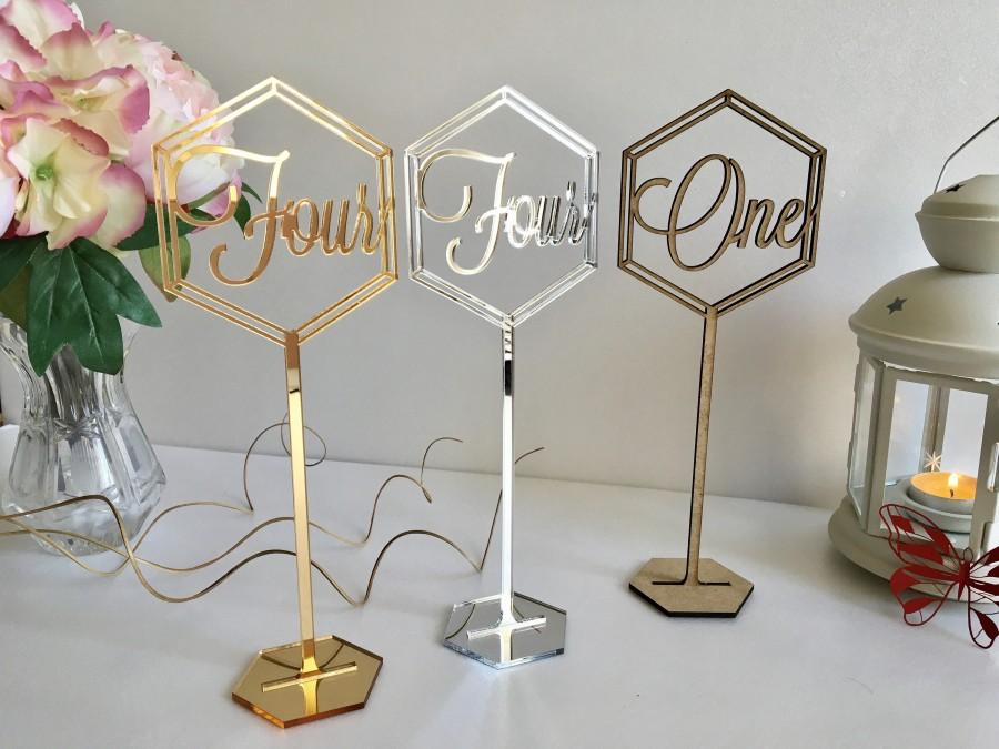 Hochzeit - Wedding Standing Tall Table Number Word on sticks Wooden Hexagon Table Number Holders for Party & Event Freestanding Gold Table Number Signs