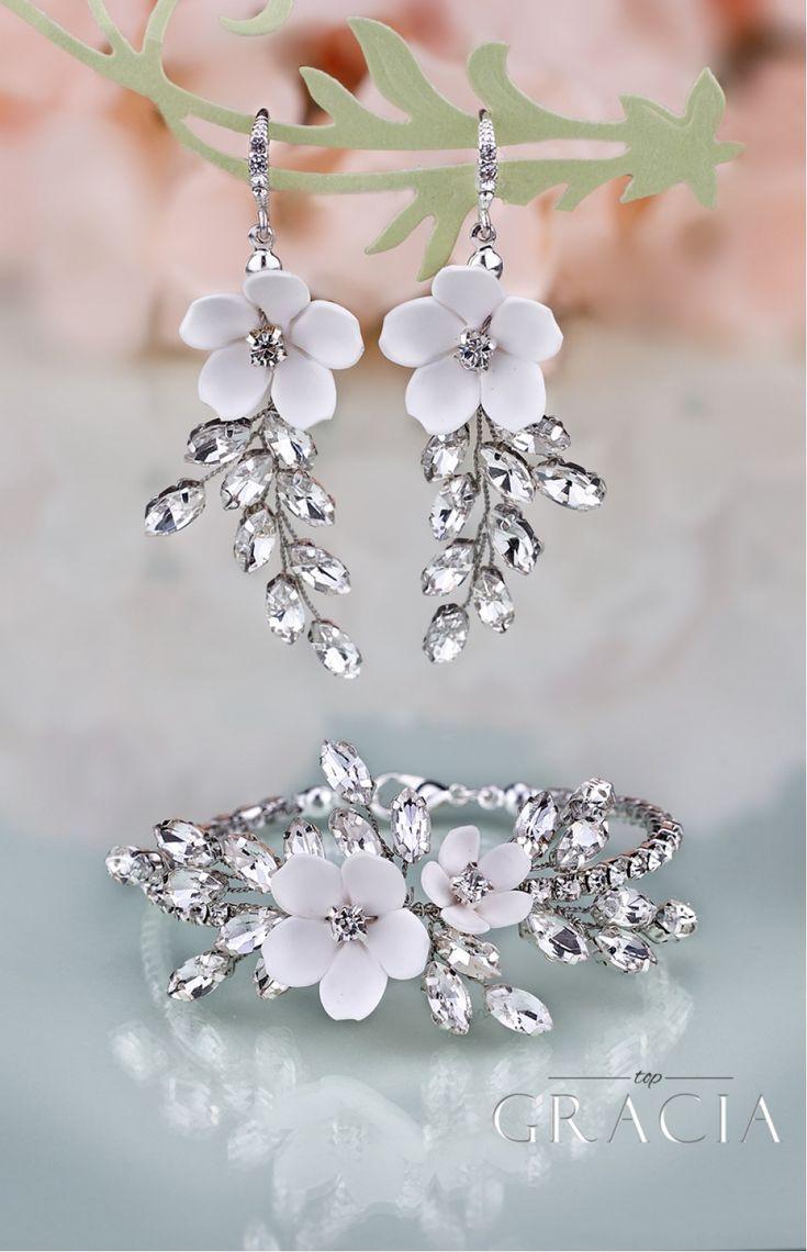 Hochzeit - KORINNA Wedding Crystal White Flower Jewelery Set Bridal Earrings And Bracelet