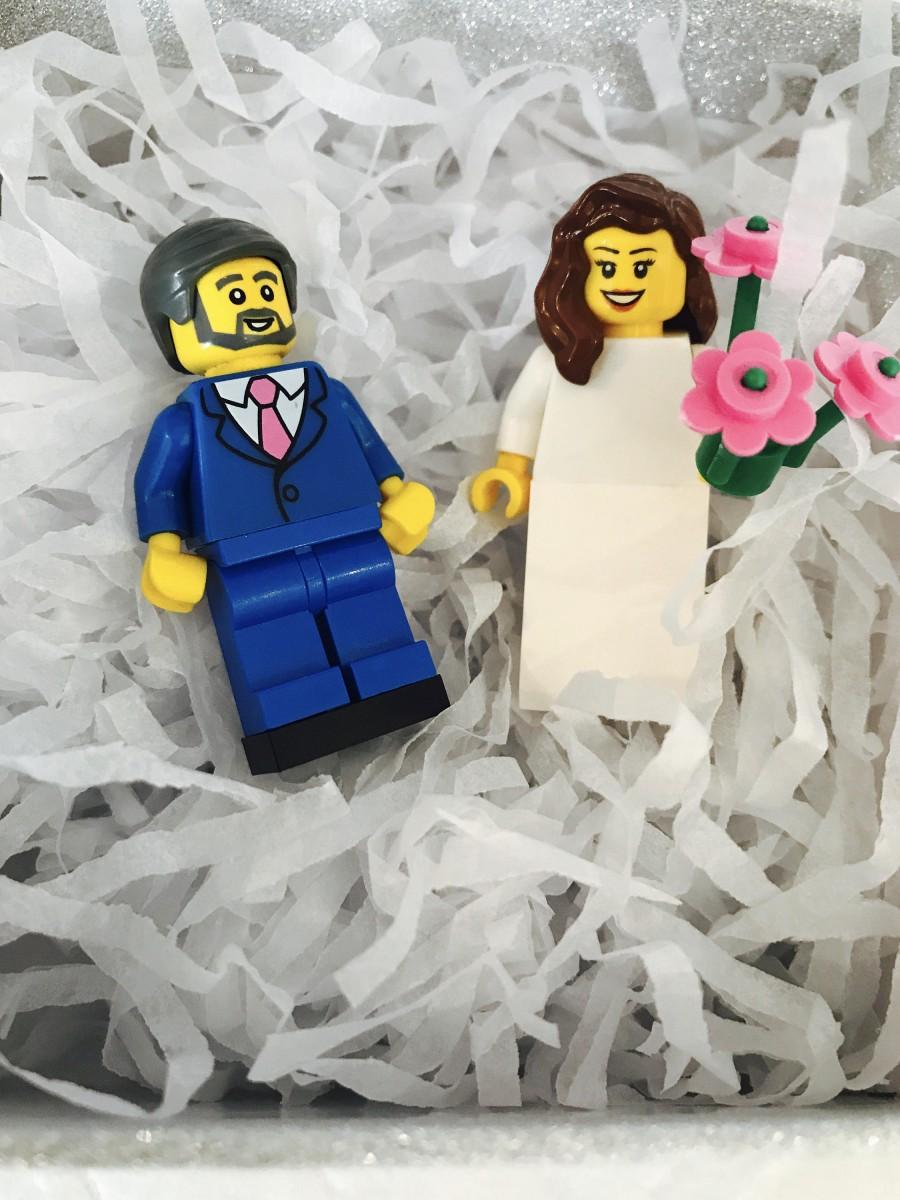Hochzeit - Lego® Wedding Cake Toppers - choose your bride and groom!