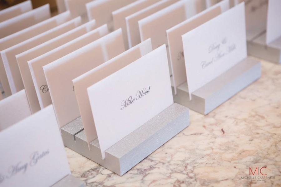 زفاف - Place Card Holders for Wedding & Event Escort Card Display Cards Guests Seating Table Finder Cards, Custom Colors (Item - PCH200)