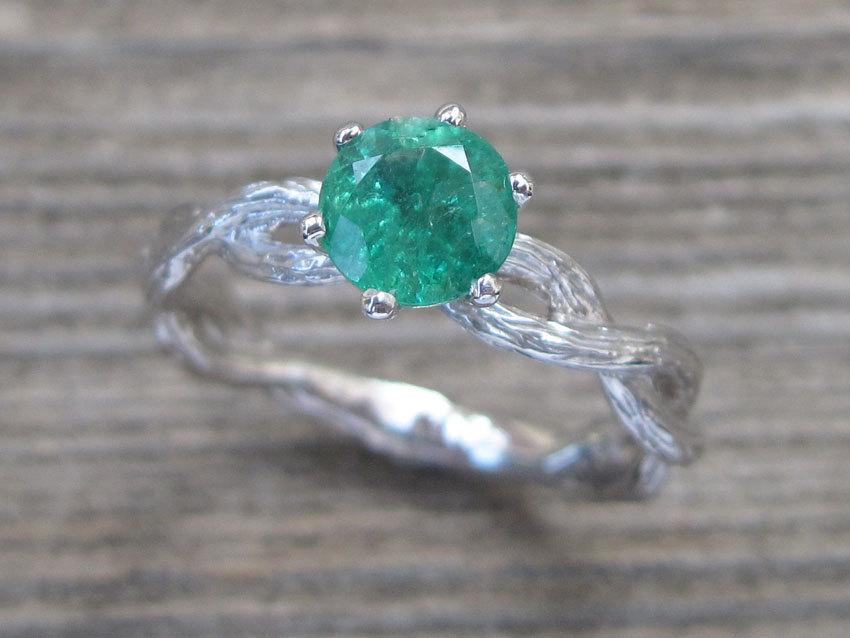 زفاف - Emerald Braided Engagement Ring, Wood Ring, Solitaire Twig Ring, Nature, Unique wedding Ring,Braid Gold Ring, 14K , Branch Ring, Bark Ring