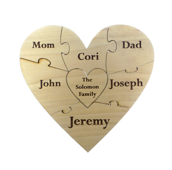 Hochzeit - Custom Family Wooden Heart Puzzle - Family Unity Puzzle - Pregnancy Puzzle - Wedding Announcement Puzzle - Baby Reveal - 7 PC - Engraved