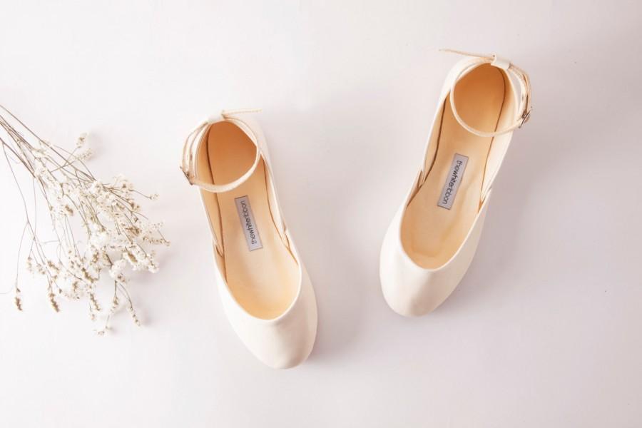 Mariage - Bridal Ballet Flats in Ivory Wedding Shoes for Brides 
