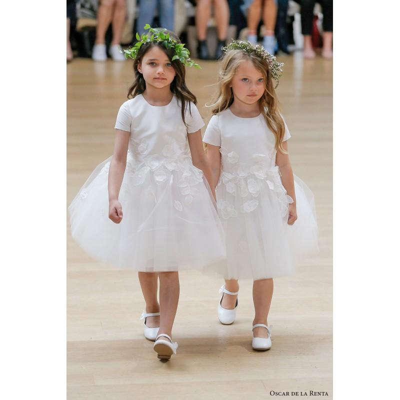 Hochzeit - Oscar de la Renta Spring/Summer 2018 Look 23 Ball Gown White Sweet Scoop Neck Tulle Short Sleeves Flowergirl Dress - Charming Wedding Party Dresses