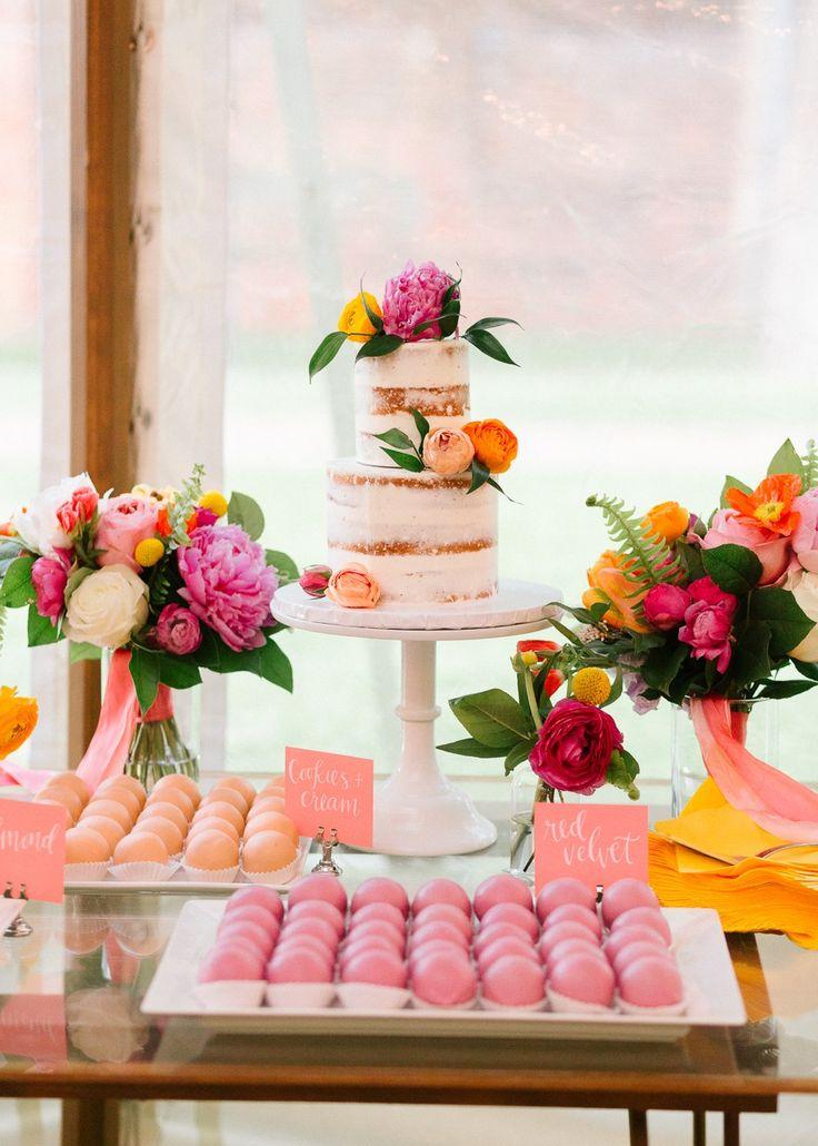 Свадьба - A COLOURFUL MODERN WEDDING WITH BRIGHT FLORALS, PINK SHOES & A DONUT DESSERT BAR