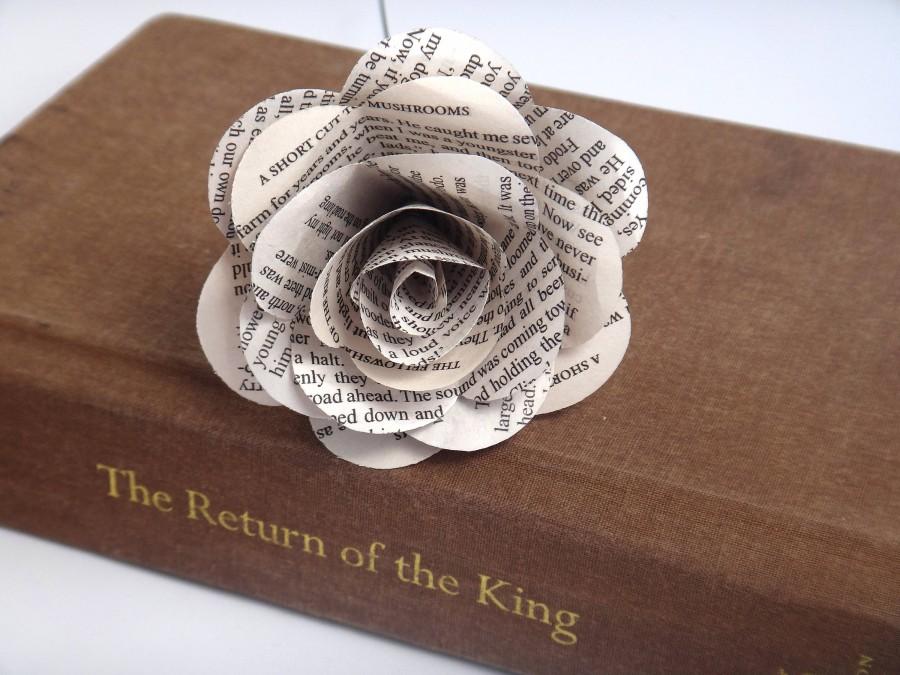 Hochzeit - Lord of the Rings Book Page Flowers, Individual White Book Page Roses, Literary Flowers, Lord of the Rings Gifts, Lord of the Rings Wedding