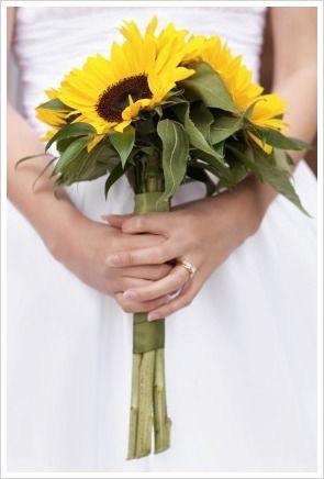 Hochzeit - Sunflower bridesmaid bouquet
