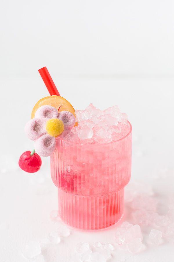 Hochzeit - Candy Coated Cocktails For Valentine's Day