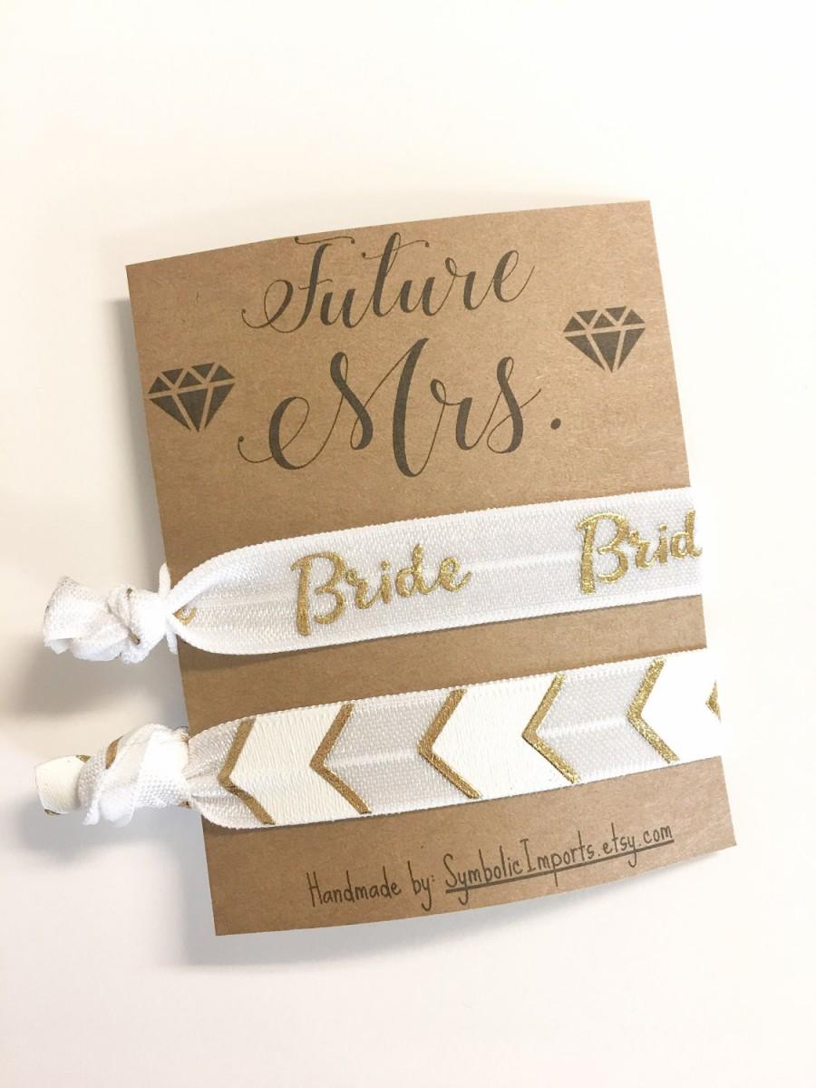 Hochzeit - Future Mrs - Bride Gift - Bride To Be Gift - Bride Hair Tie Favor - Hair Tie Bride Gift - Hair Tie Favor - Engagement Gift - Proposal Gift