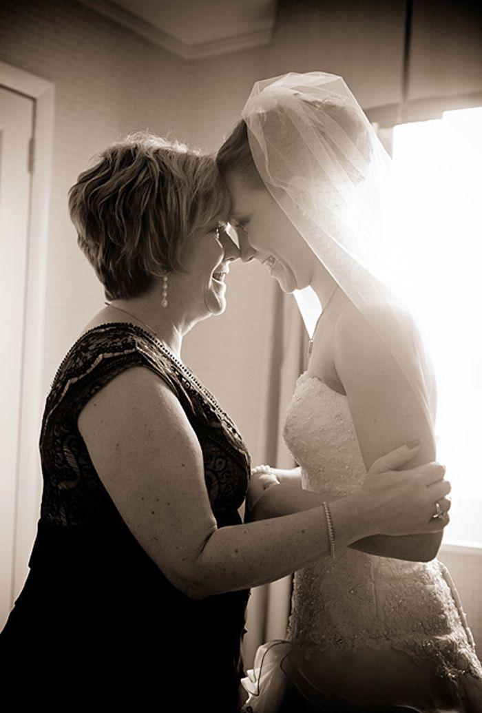 Свадьба - Mother Daughter Wedding Photo Ideas To Capture On The Big Day