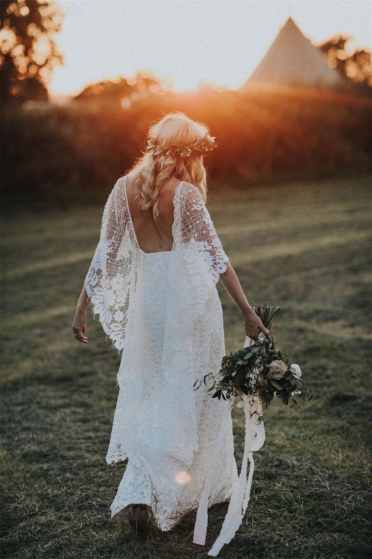 Hochzeit - Sheath V-Neck Backless Wraps Lace Wedding Dress With Split